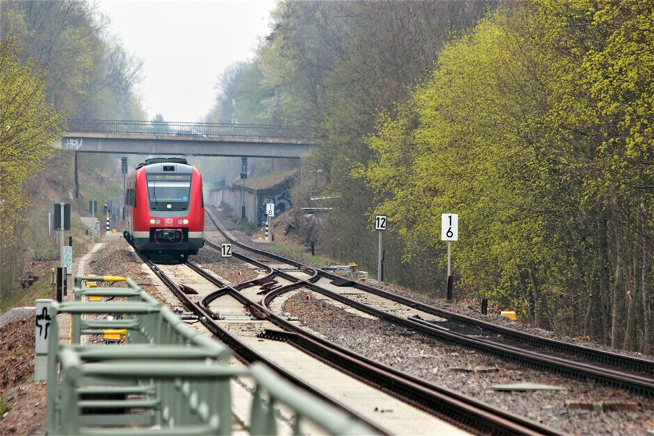 Thüringen: Deutsche Bahn Reicht Erste Unterlagen Für Planfeststellung ...